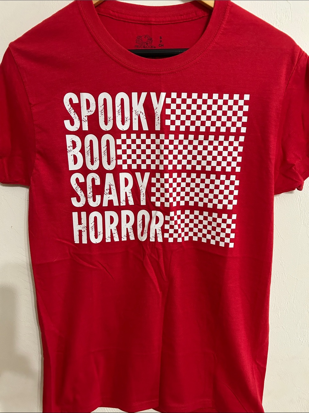 Red Graphic Halloween Tee for Women Size Small Fruit of the Loom NEW